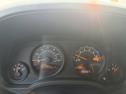 Used 2014 Jeep Patriot Sport FWD image 28
