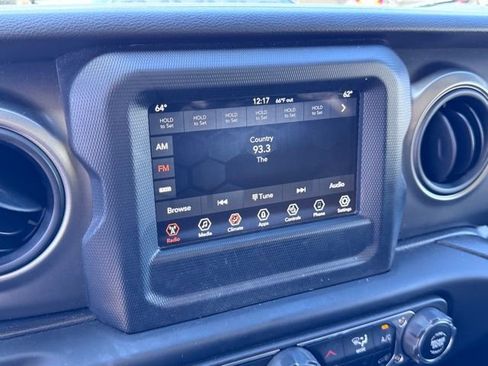 Used 2023 Jeep Wrangler Unlimited w/ Cold Weather Group AWD/4WD image 25