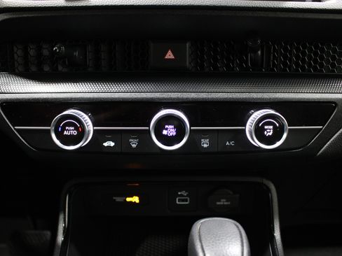 Used 2024 Honda CR-V LX image 16