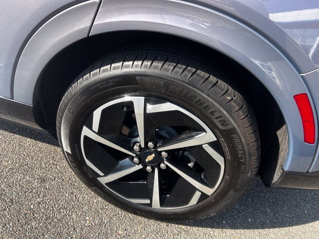 Used 2024 Chevrolet Equinox EV LT w/ LPO, Blackout Package FWD image 7