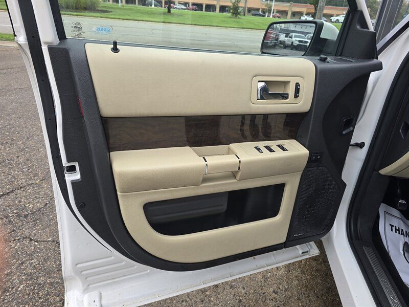 Used 2018 Ford Flex Limited w/ Equipment Group 303A AWD/4WD image 7
