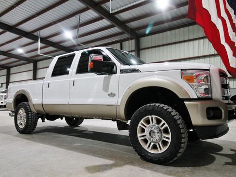 Used 2011 Ford F250 King Ranch w/ King Ranch w/Chrome Pkg image 16
