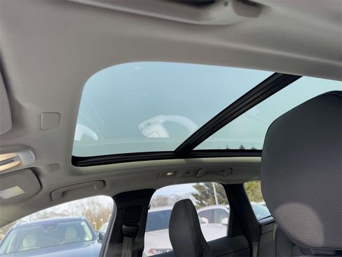 Certified 2025 Volvo XC60 B5 Plus image 17