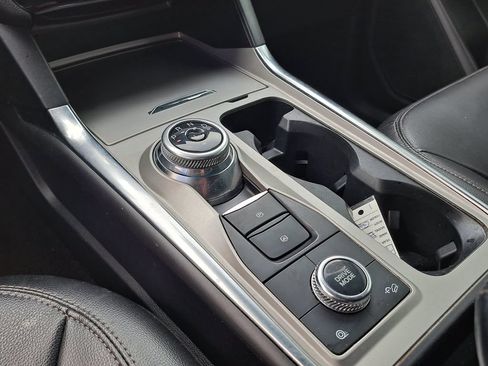 Used 2023 Ford Explorer Limited AWD/4WD image 11