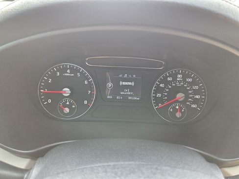 Used 2018 Kia Sorento FWD image 17