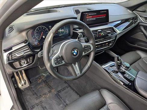 Used 2019 BMW M550i xDrive w/ Premium Package image 10