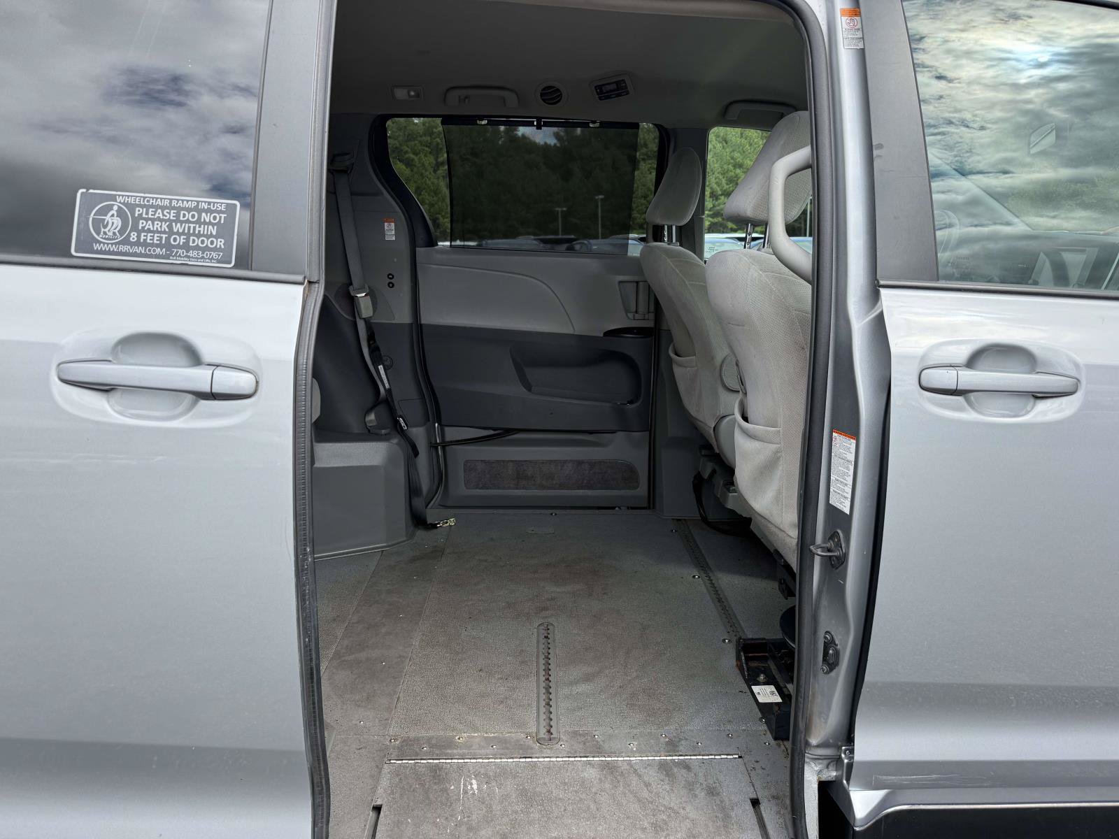 Used 2015 Toyota Sienna LE FWD image 17