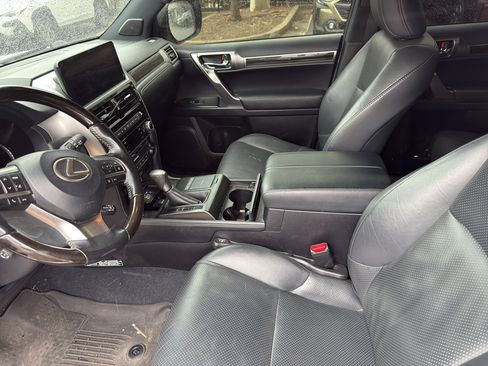 Used 2023 Lexus GX 460 Luxury w/ Sport Design Package image 5