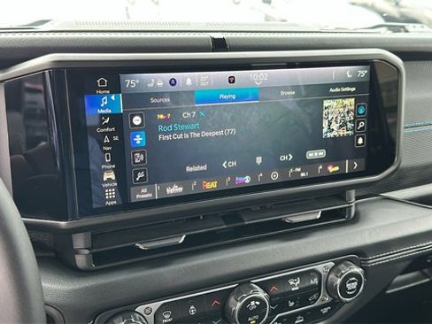 Used 2024 Jeep Wrangler Unlimited Rubicon 4xe image 15