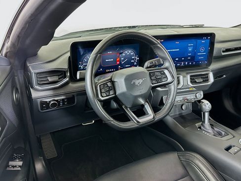 Used 2025 Ford Mustang Premium image 18