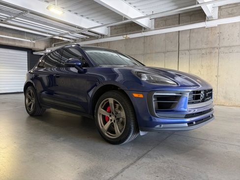 Used 2023 Porsche Macan S AWD/4WD image 9