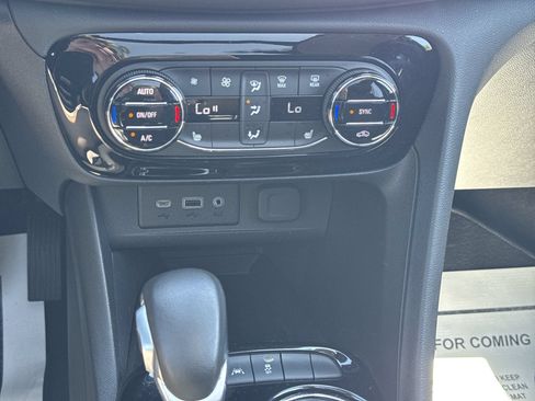 Certified 2023 Buick Encore GX Select w/ Experience Buick Package FWD image 35