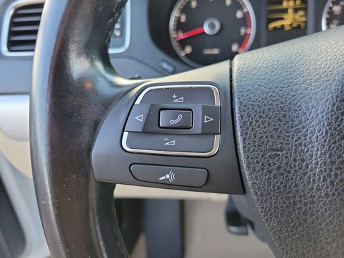 Used 2014 Volkswagen Jetta SE FWD image 18