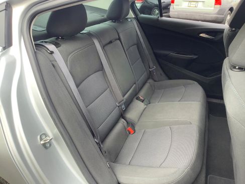 Used 2017 Chevrolet Cruze LT w/ Convenience Package image 14