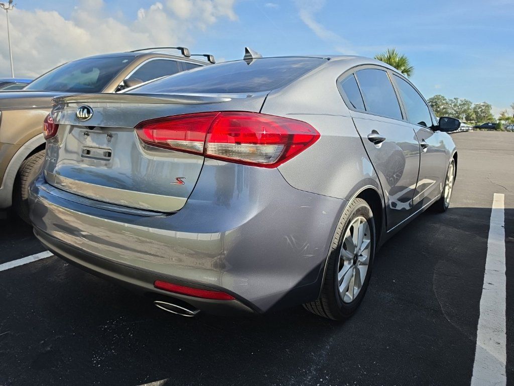Used 2017 Kia Forte S FWD image 17
