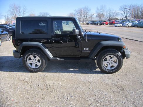 Used 2009 Jeep Wrangler X image 4