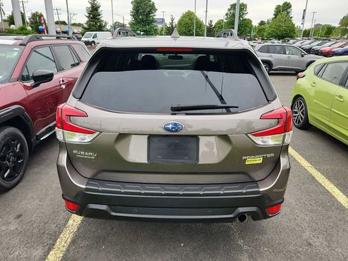 Used 2023 Subaru Forester Limited AWD/4WD image 5