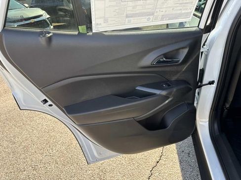 New 2026 Chevrolet Trax LT w/ Sunroof Package FWD image 14