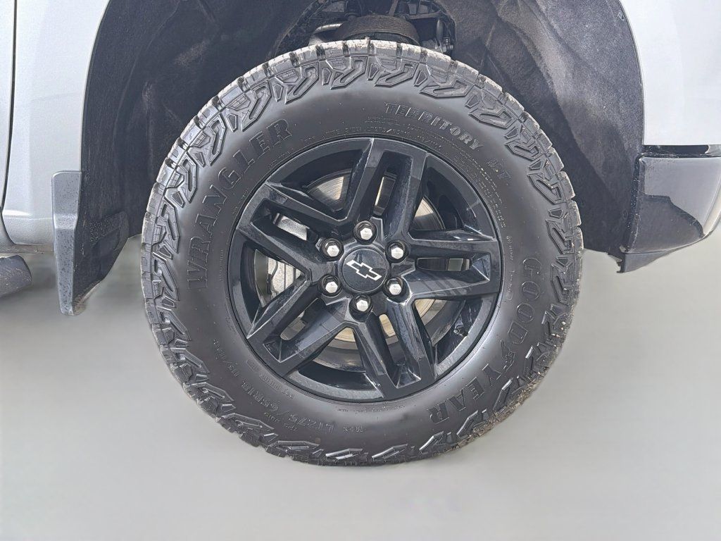 Used 2024 Chevrolet Silverado 1500 LT Trail Boss w/ Convenience Package II AWD/4WD image 28