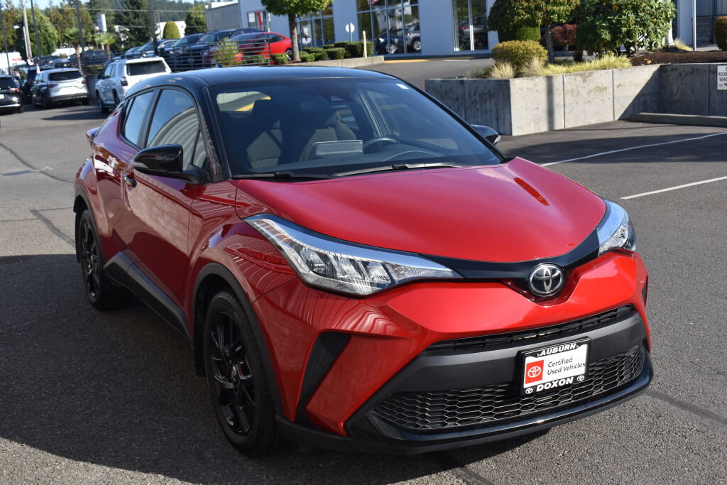 Used 2021 Toyota C-HR Limited FWD image 3