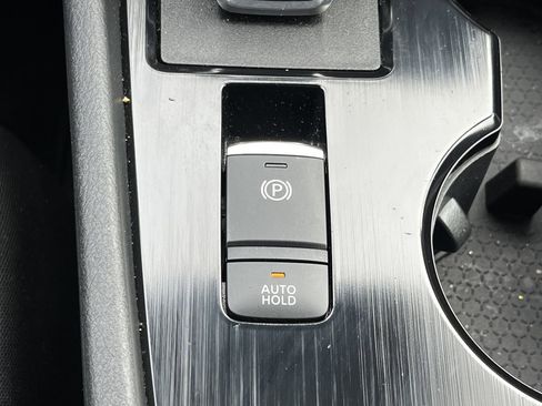 Certified 2022 Nissan Rogue SV image 7