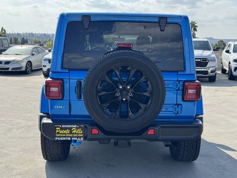 Used 2022 Jeep Wrangler Unlimited Sahara w/ Cold Weather Group image 5