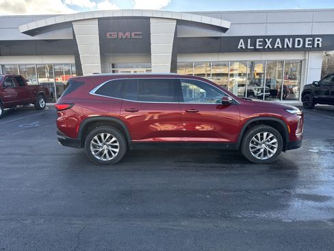 Used 2025 Buick Enclave Preferred image 2