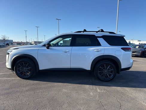 New 2026 Nissan Pathfinder SL image 6