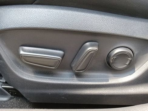 Used 2020 Toyota Corolla XSE FWD image 16
