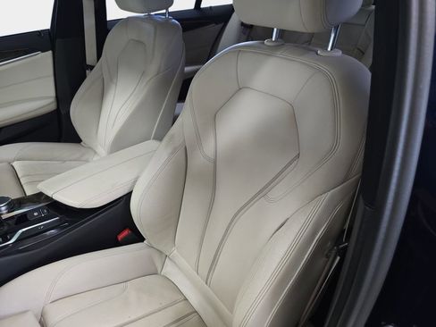 Used 2019 BMW 530i w/ Convenience Package image 17