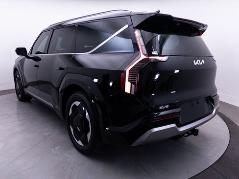Certified 2024 Kia EV9 Land AWD/4WD image 17