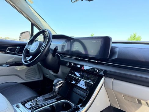 Used 2024 Kia Carnival SX FWD image 14