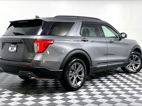 Used 2022 Ford Explorer XLT w/ Equipment Group 202A AWD/4WD image 12
