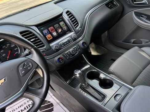 Used 2016 Chevrolet Impala LT w/ Convenience Package FWD image 34