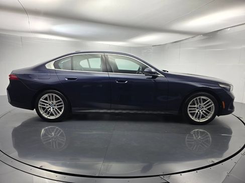 Certified 2024 BMW 530i w/ Premium Package RWD image 3
