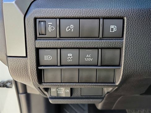 Used 2025 Toyota Tacoma TRD Off-Road image 32