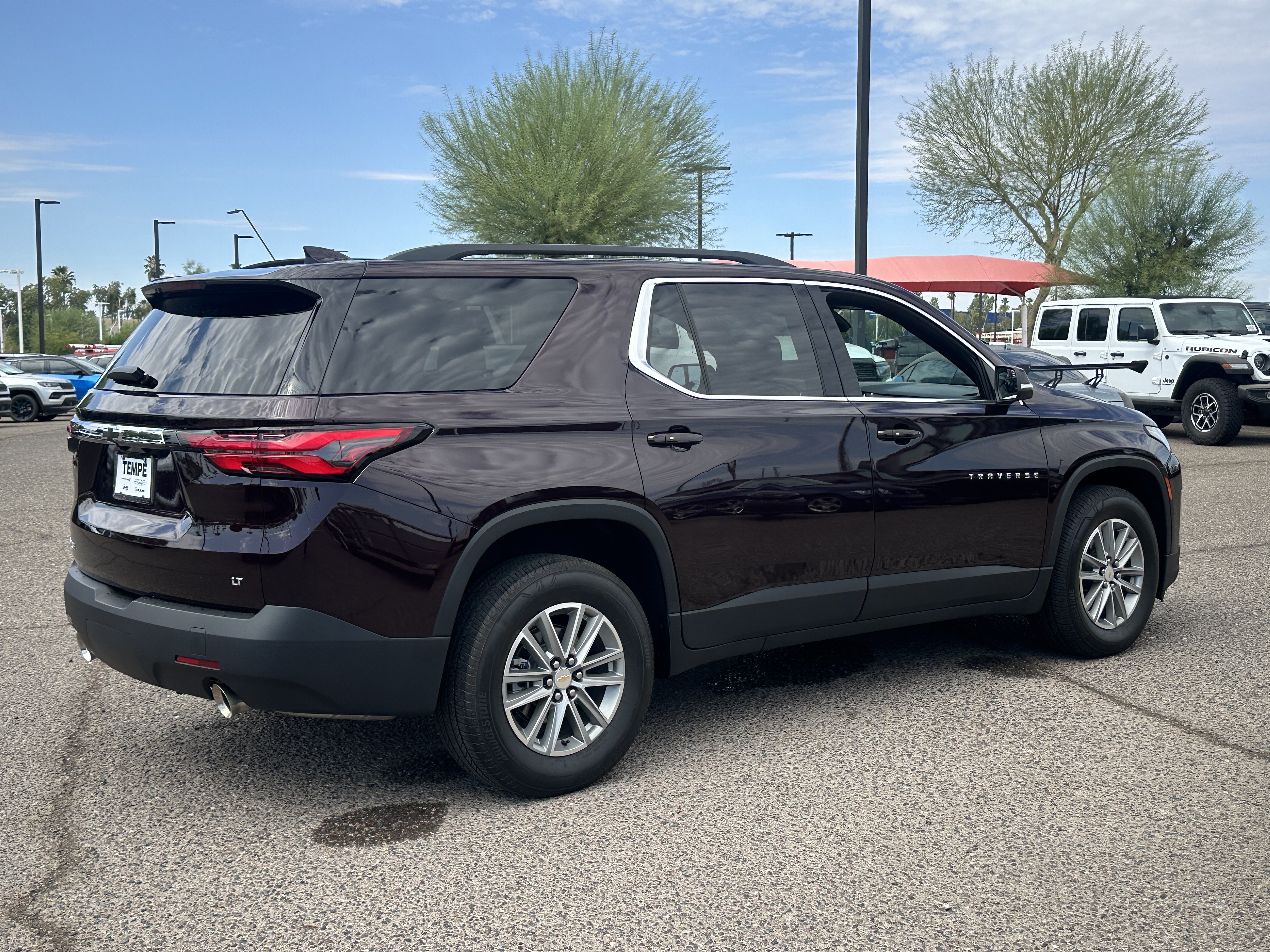 Used 2023 Chevrolet Traverse LT FWD image 5