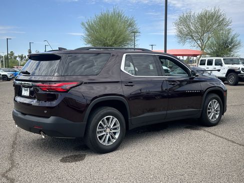 Used 2023 Chevrolet Traverse LT FWD image 5