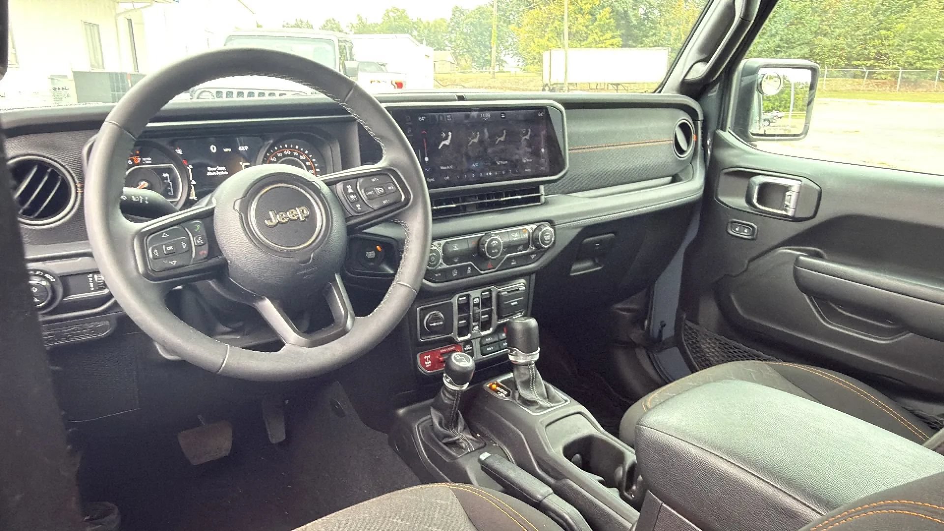 Used 2026 Jeep Gladiator Mojave AWD/4WD image 16