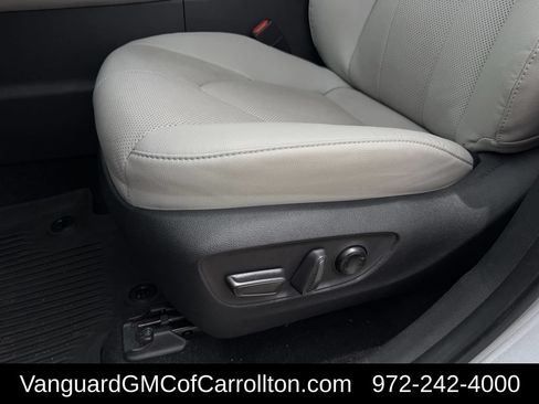 Used 2024 Toyota Grand Highlander AWD image 29