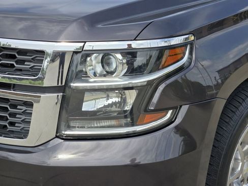Used 2018 Chevrolet Suburban LS RWD image 5