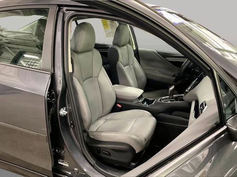 Used 2025 Subaru Legacy Limited AWD/4WD image 9