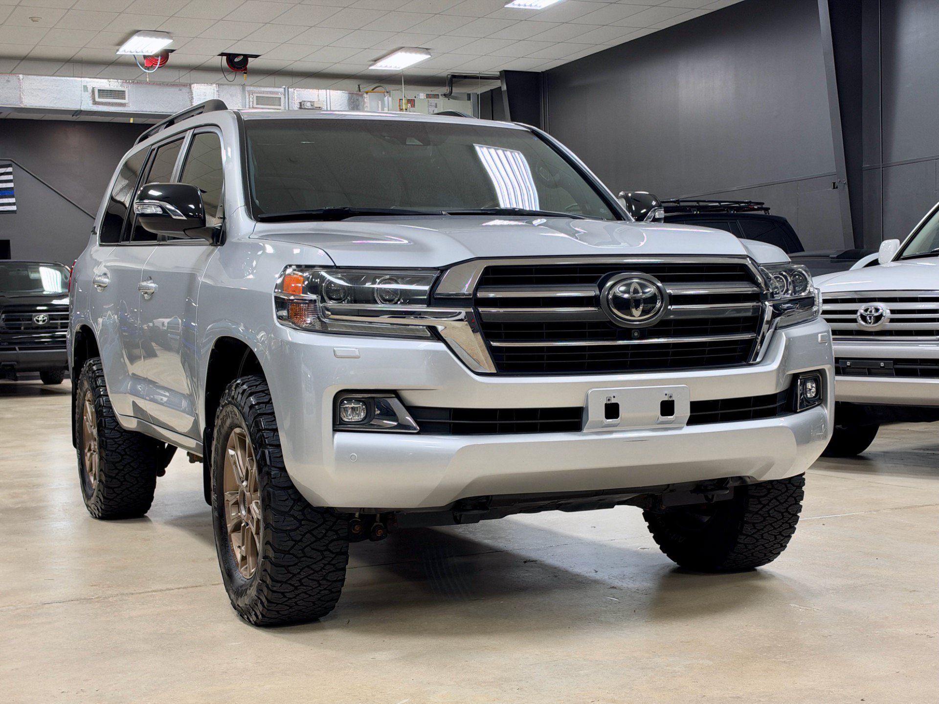 Used 2021 Toyota Land Cruiser Heritage Edition AWD/4WD image 4