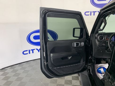 Used 2020 Jeep Gladiator Overland AWD/4WD image 10