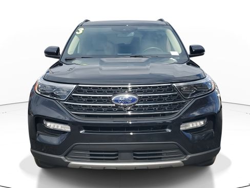 Used 2023 Ford Explorer XLT w/ Equipment Group 202A image 2