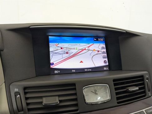 Used 2019 INFINITI Q70 L 3.7 image 20