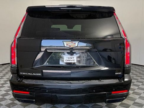 Used 2025 Cadillac Escalade Sport Platinum w/ LPO, Floor Liner Package AWD/4WD image 8