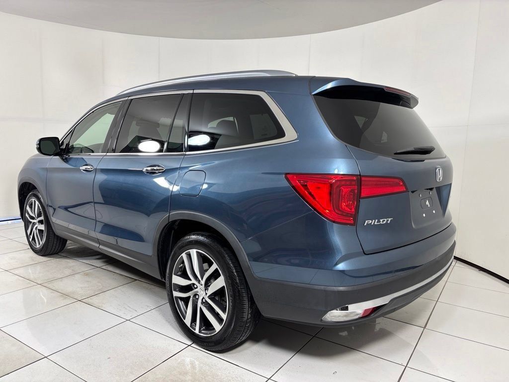 Used 2017 Honda Pilot Touring image 3