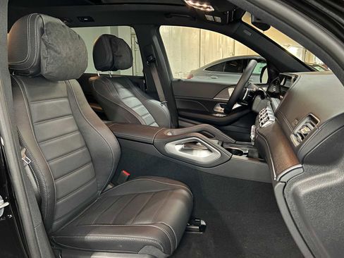 New 2026 Mercedes-Benz GLS 580 4MATIC image 12