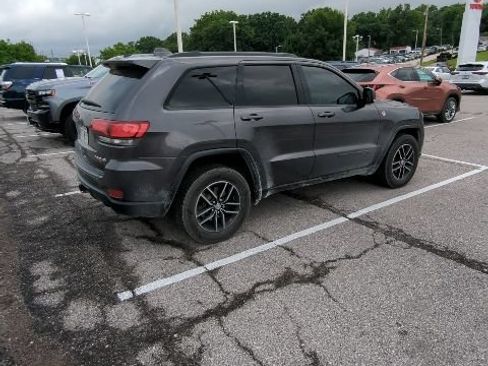 Used 2018 Jeep Grand Cherokee Trailhawk AWD/4WD image 9
